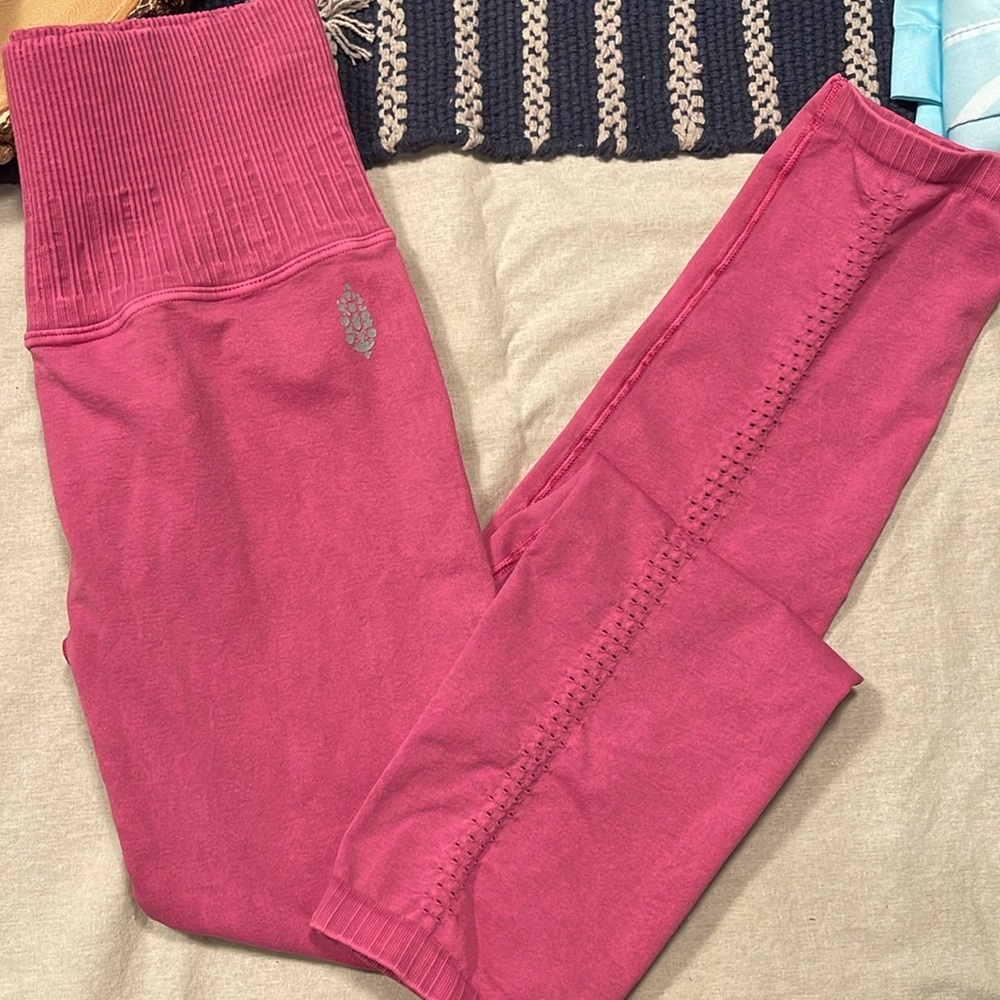 Free People good karma legging M/L rose color 3/4 length depending on height